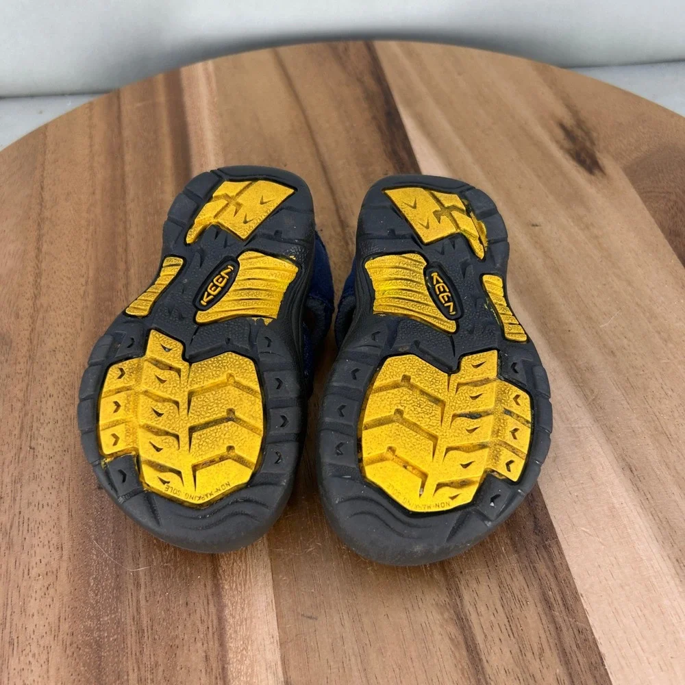 Keen Newport H2 Navy Blue Yellow Toddler Boys Sandals Size 5